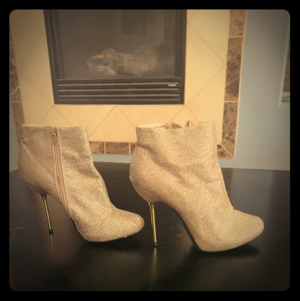 Heel boots